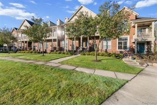 470 Old Pine Way, Walled Lake, MI 48390