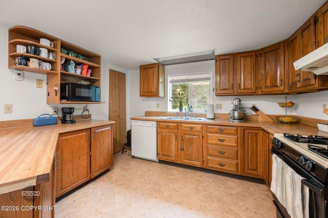 12259 W King Arthur Drive, & 12424 Looking Glass, Houston, AK 99694