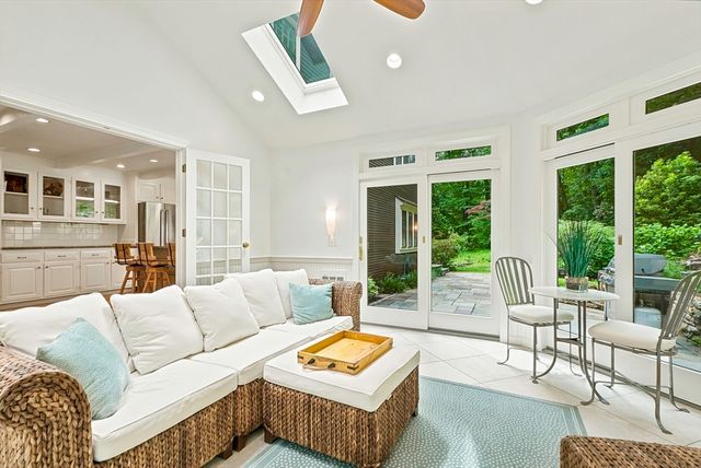 2 Stowe Rd, Southborough, MA 01772
