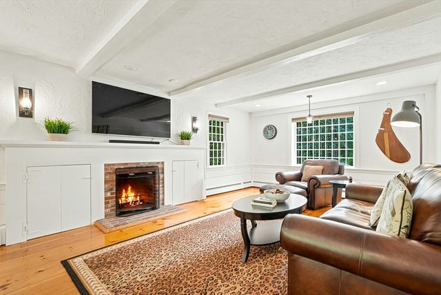 2 Stowe Rd, Southborough, MA 01772