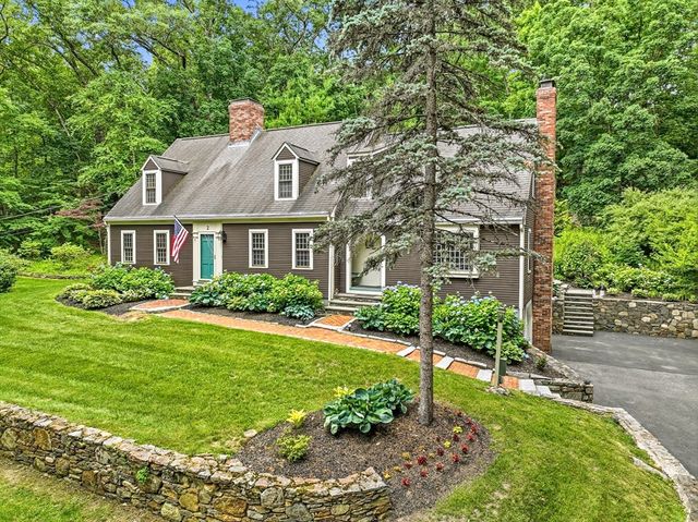 2 Stowe Rd, Southborough, MA 01772