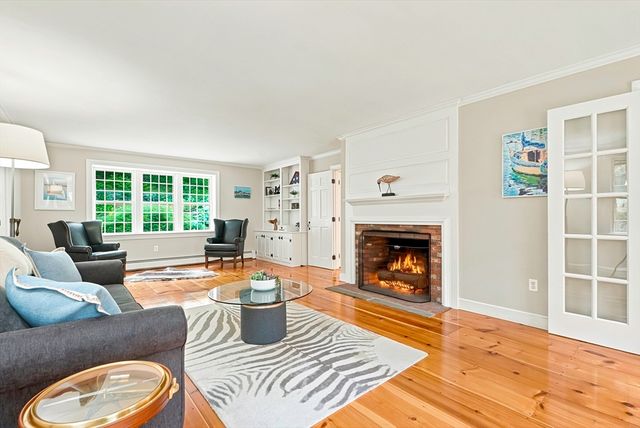 2 Stowe Rd, Southborough, MA 01772