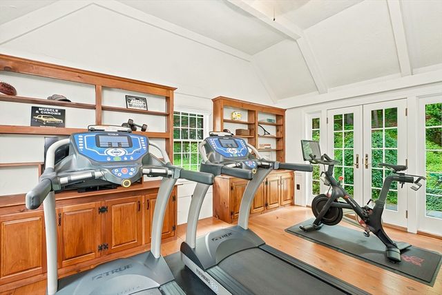 2 Stowe Rd, Southborough, MA 01772