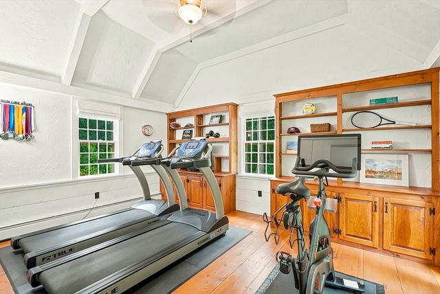 2 Stowe Rd, Southborough, MA 01772