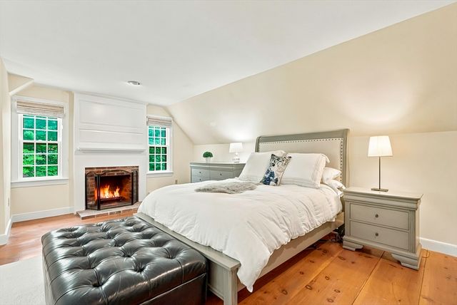 2 Stowe Rd, Southborough, MA 01772