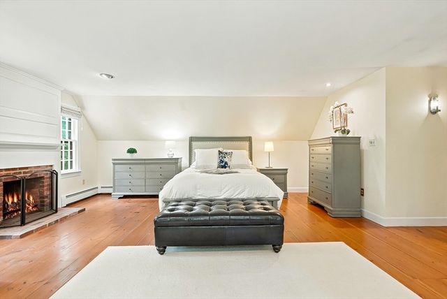 2 Stowe Rd, Southborough, MA 01772
