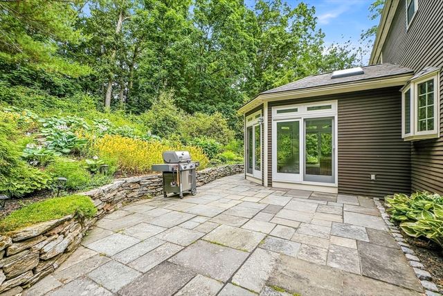 2 Stowe Rd, Southborough, MA 01772