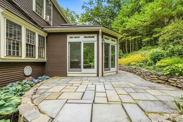 2 Stowe Rd, Southborough, MA 01772