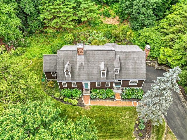 2 Stowe Rd, Southborough, MA 01772