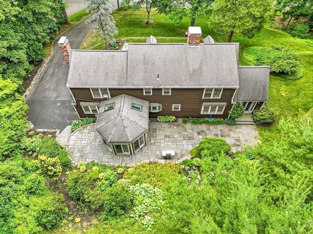 2 Stowe Rd, Southborough, MA 01772