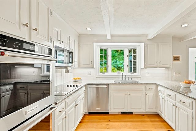 2 Stowe Rd, Southborough, MA 01772