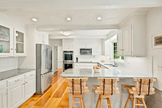 2 Stowe Rd, Southborough, MA 01772