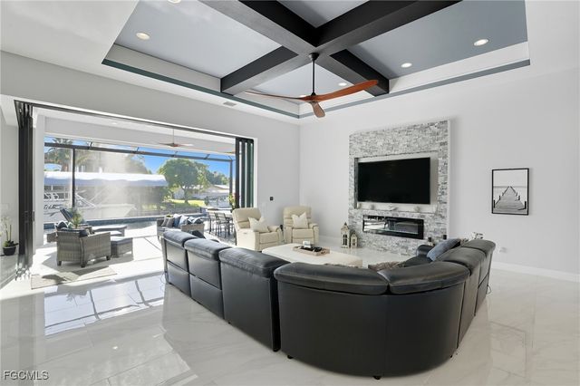 5015 Pelican BLVD, Cape Coral, FL 33914