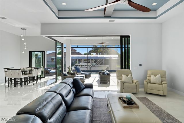 5015 Pelican BLVD, Cape Coral, FL 33914