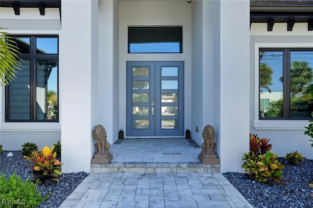 5015 Pelican BLVD, Cape Coral, FL 33914