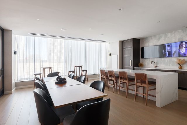 380 Harrison Ave 1011, Boston, MA 02118