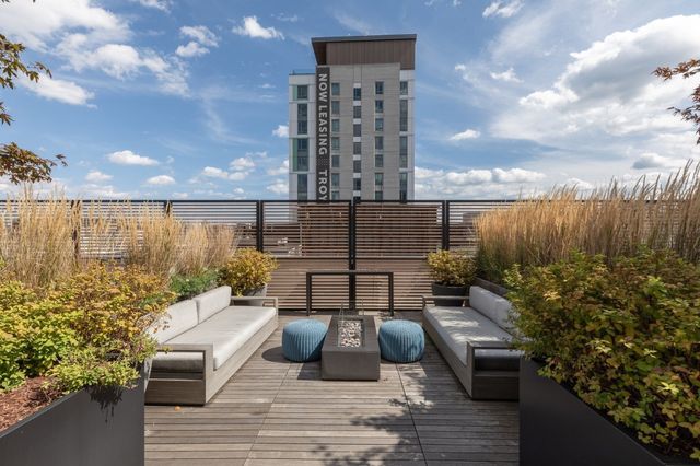 380 Harrison Ave 1011, Boston, MA 02118