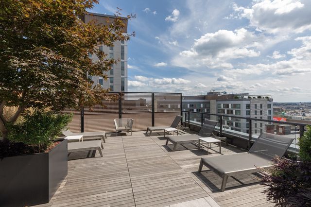 380 Harrison Ave 1011, Boston, MA 02118