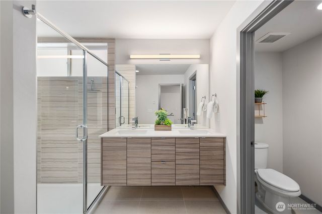 5936 S 36th Avenue #F, Seattle, WA 98118