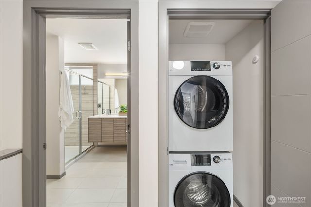 5936 S 36th Avenue #F, Seattle, WA 98118