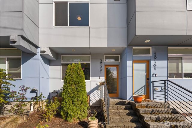 5936 S 36th Avenue #F, Seattle, WA 98118