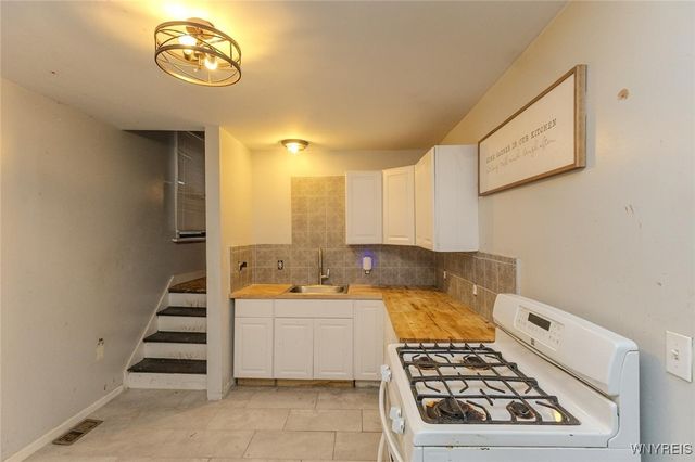 24 Hobart Street, Buffalo, NY 14206