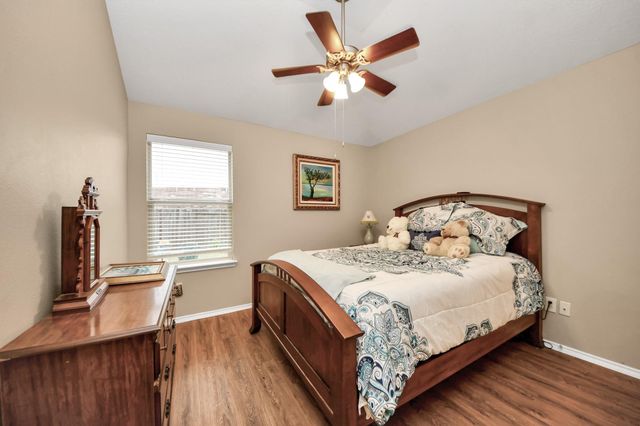 2507 Cypress Springs Court, Pearland, TX 77584