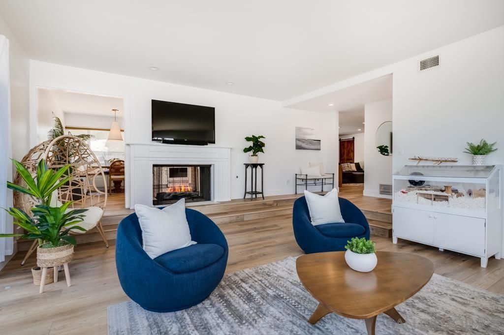 Image 11 of property listing at 7634 Flag Lake, San Diego, CA 92119