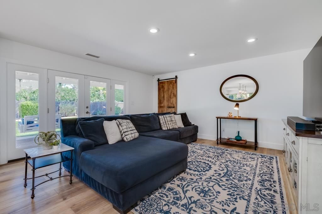 Image 14 of property listing at 7634 Flag Lake, San Diego, CA 92119