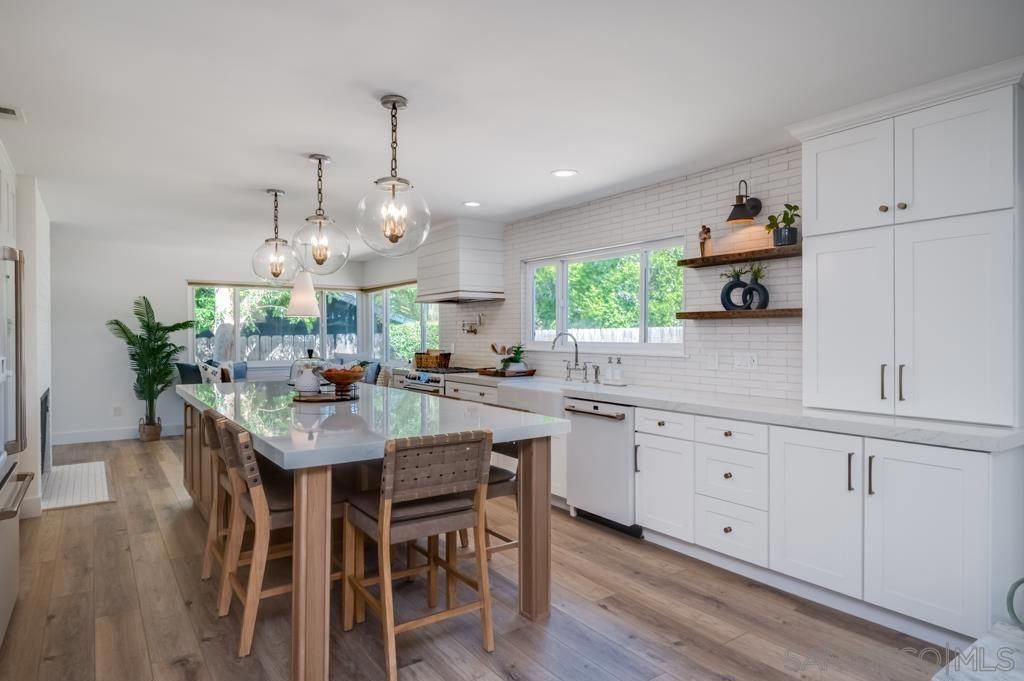 Image 18 of property listing at 7634 Flag Lake, San Diego, CA 92119