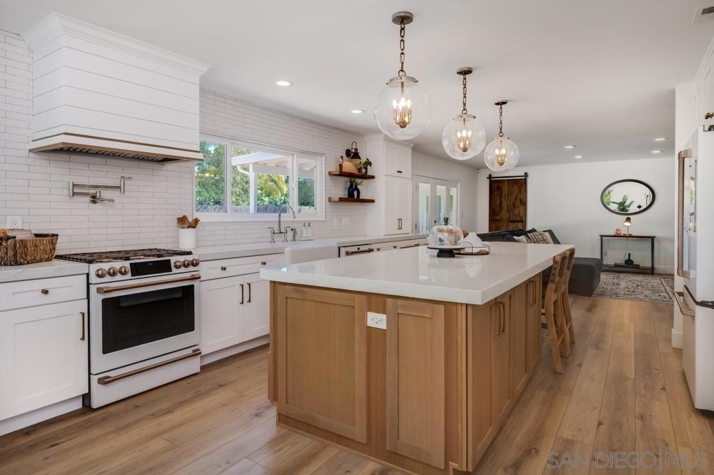 Image 22 of property listing at 7634 Flag Lake, San Diego, CA 92119