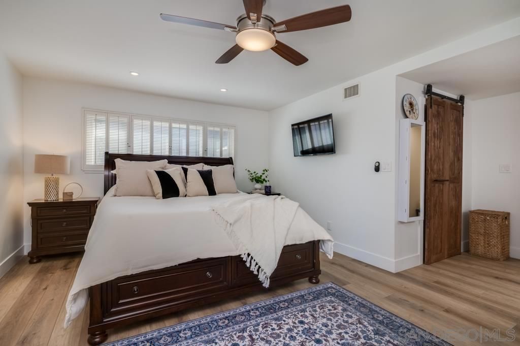 Image 32 of property listing at 7634 Flag Lake, San Diego, CA 92119