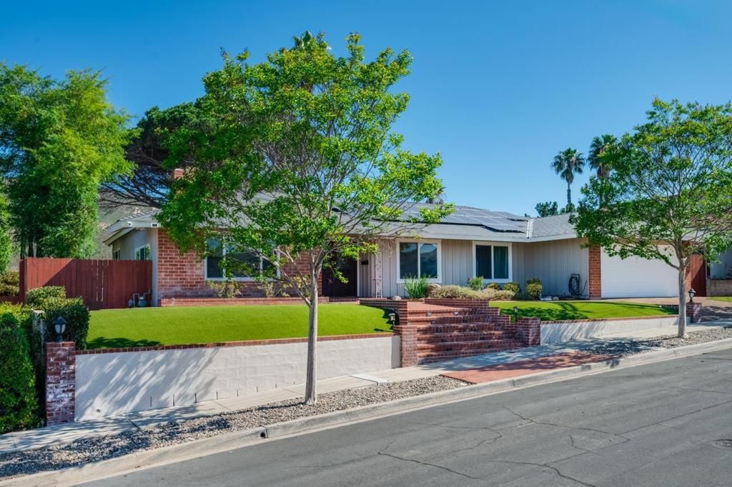 Image 5 of property listing at 7634 Flag Lake, San Diego, CA 92119