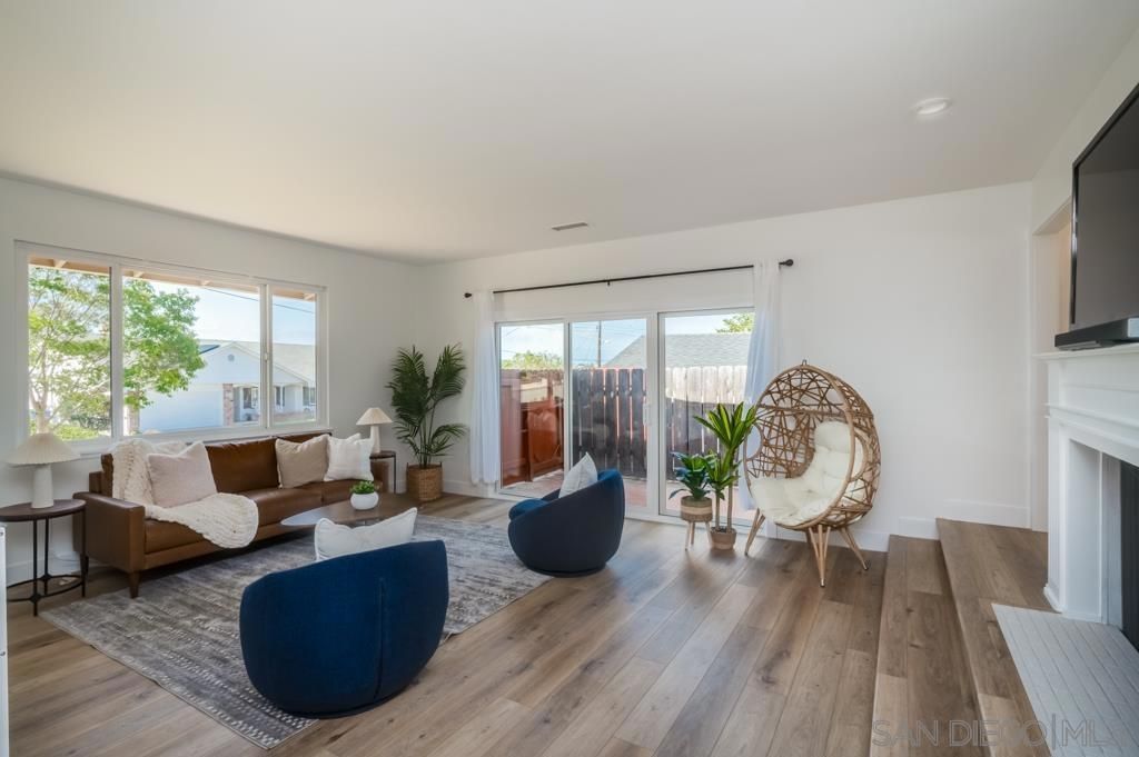 Image 9 of property listing at 7634 Flag Lake, San Diego, CA 92119