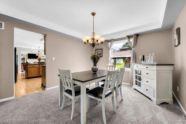 1324 Bush Creek Drive, Grand Blanc, MI 48439