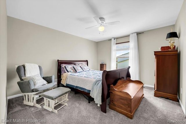 1324 Bush Creek Drive, Grand Blanc, MI 48439
