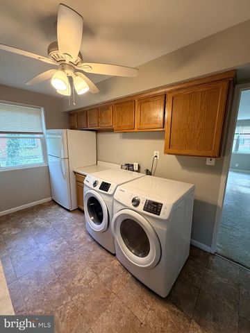 2220 GAYLORD DR, Suitland, MD 20746