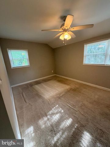 2220 GAYLORD DR, Suitland, MD 20746