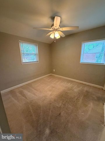 2220 GAYLORD DR, Suitland, MD 20746