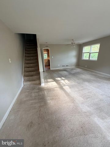2220 GAYLORD DR, Suitland, MD 20746