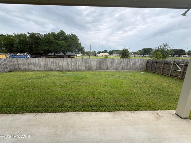 106 Whisper Wood Lane, Lafayette, LA 70506