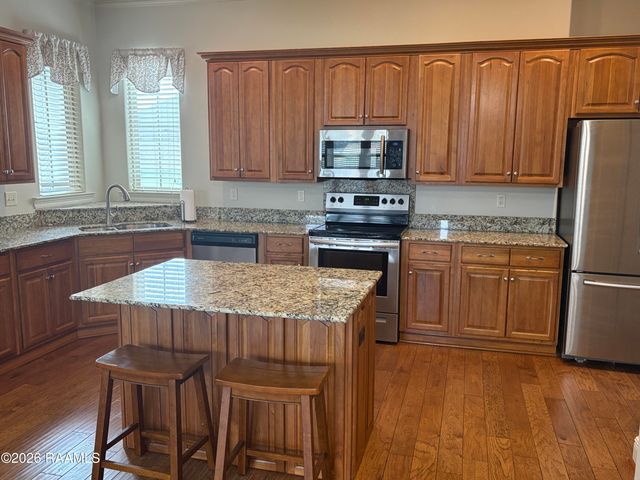 106 Whisper Wood Lane, Lafayette, LA 70506