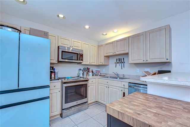 24640 SIENA DRIVE, Lutz, FL 33559