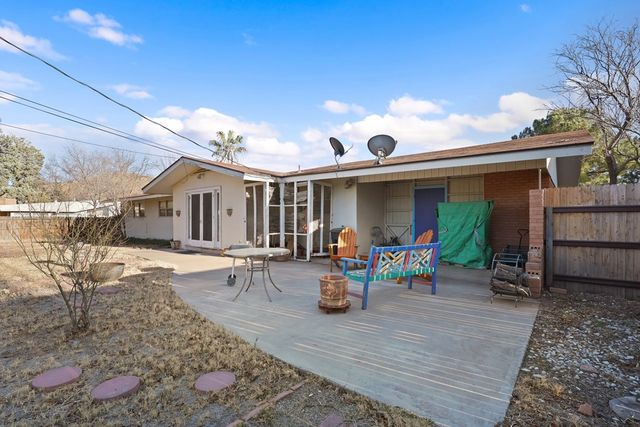509 E Hendryx, Alpine, TX 79830