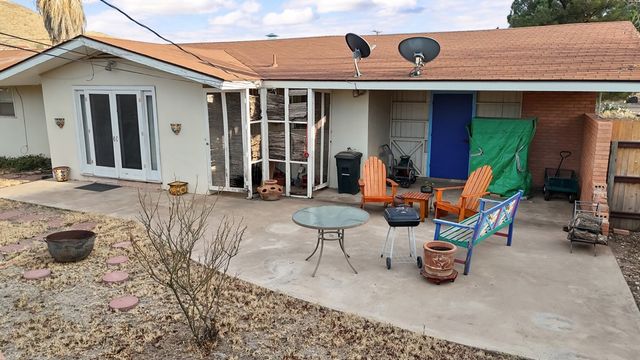 509 E Hendryx, Alpine, TX 79830