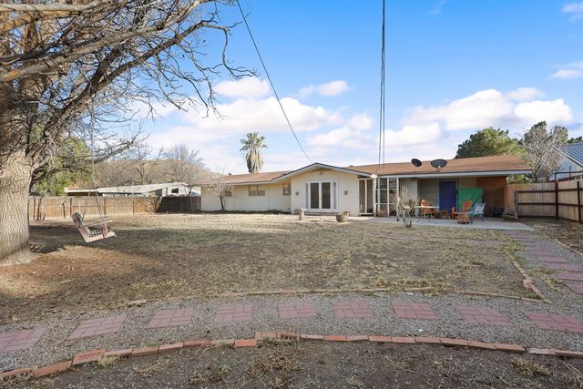 509 E Hendryx, Alpine, TX 79830