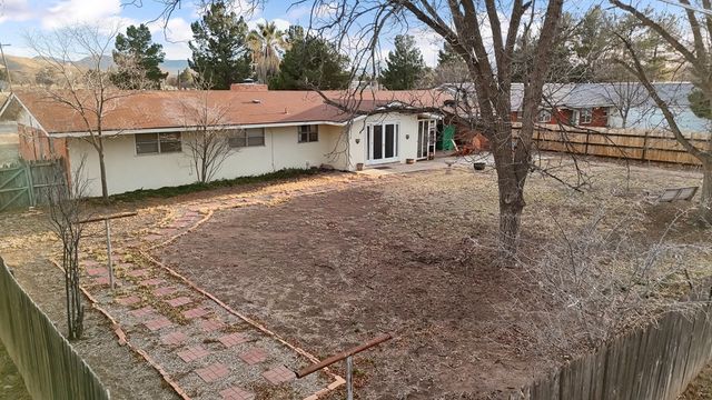 509 E Hendryx, Alpine, TX 79830