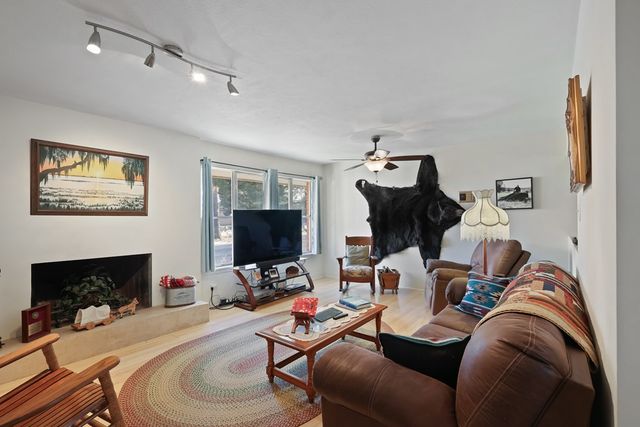 509 E Hendryx, Alpine, TX 79830