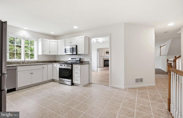 13 TAMARACK CT, Easton, PA 18040