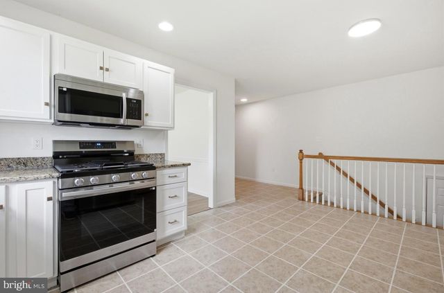 13 TAMARACK CT, Easton, PA 18040